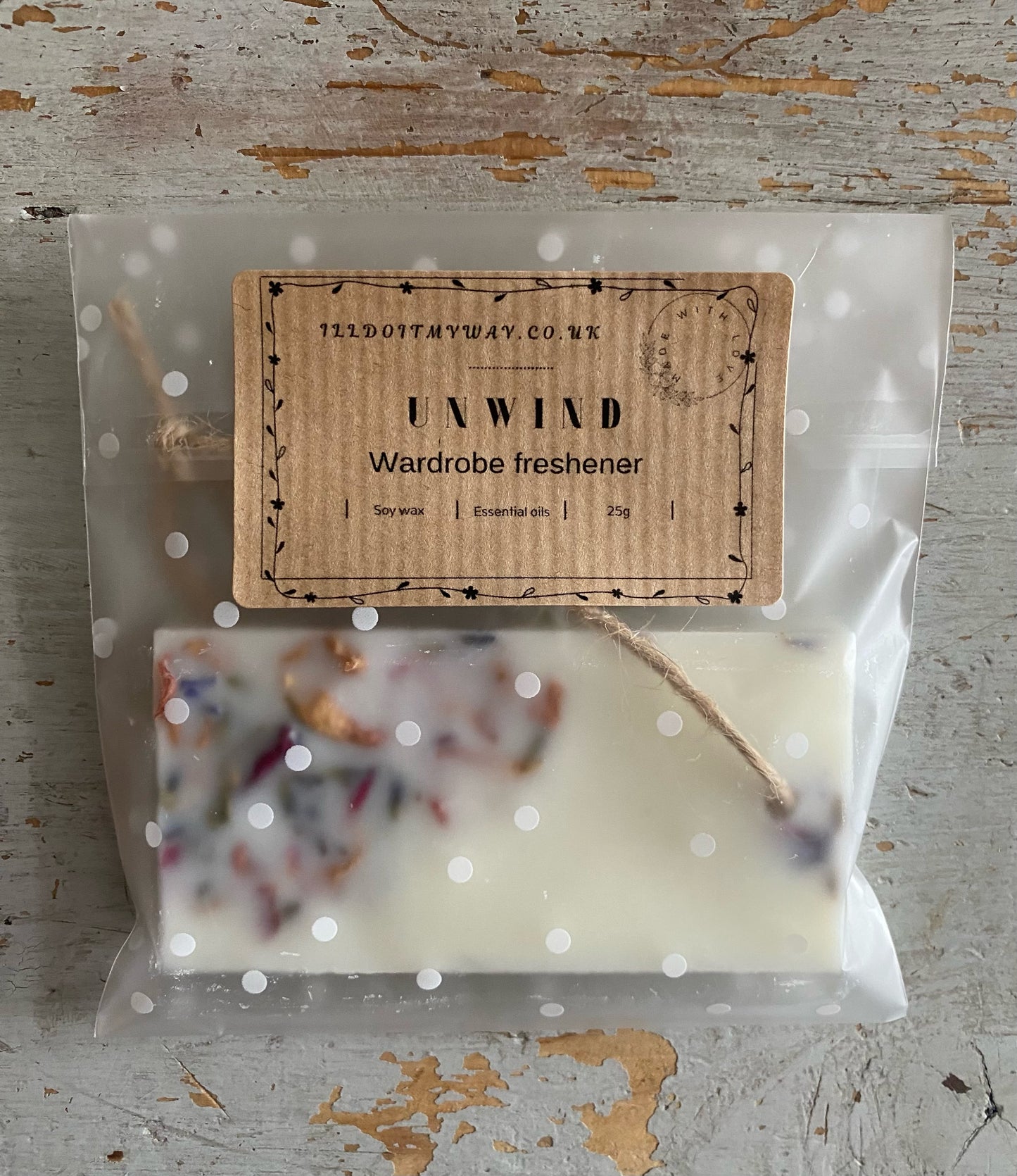 Natural wardrobe freshener