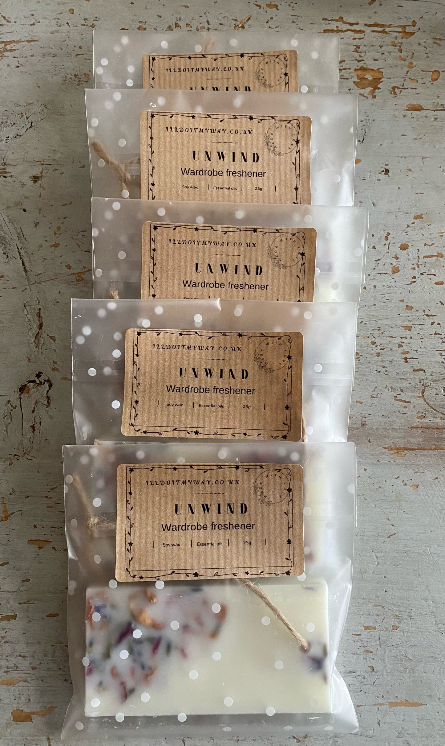 Natural wardrobe freshener