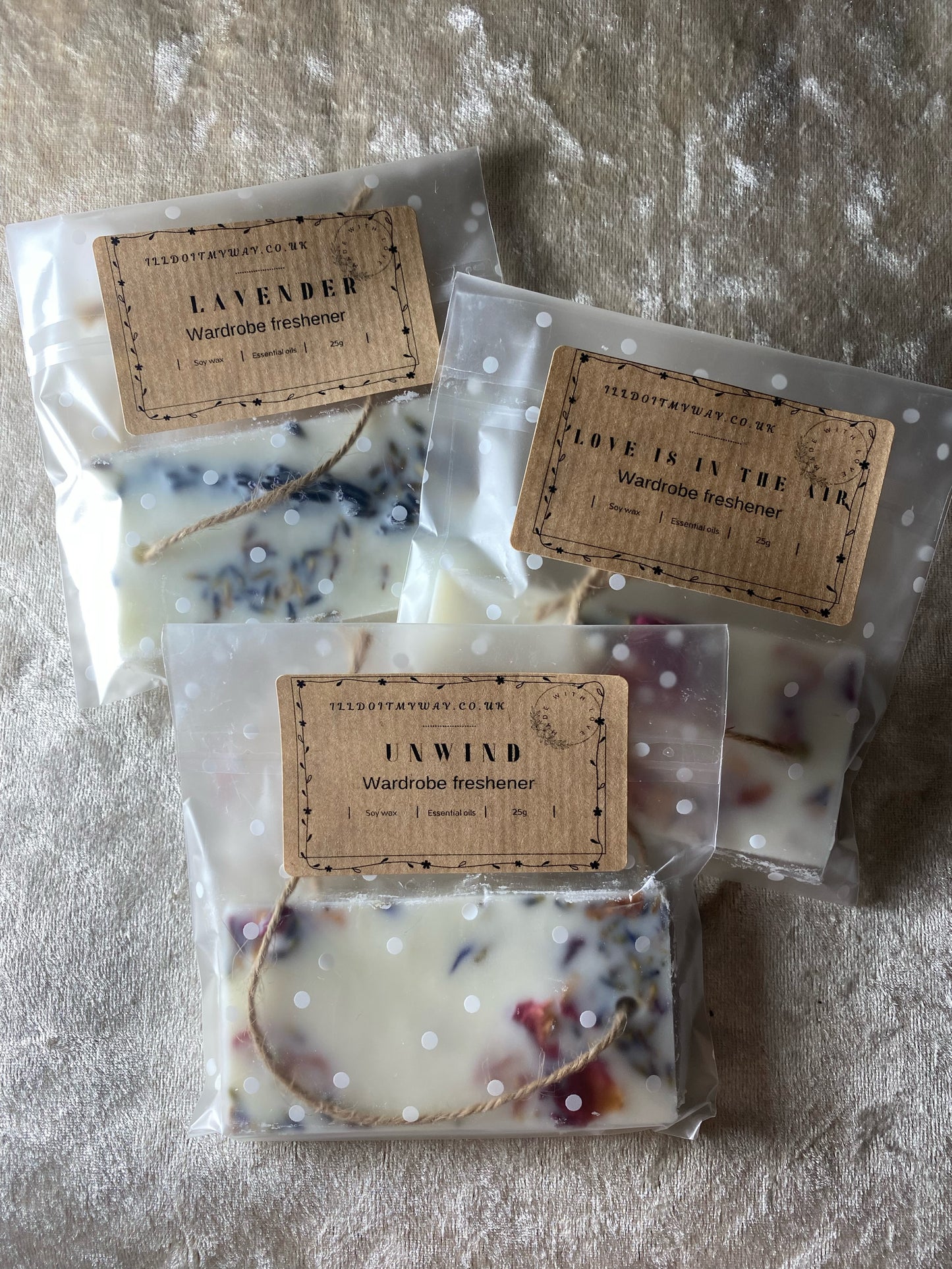 Natural wardrobe freshener